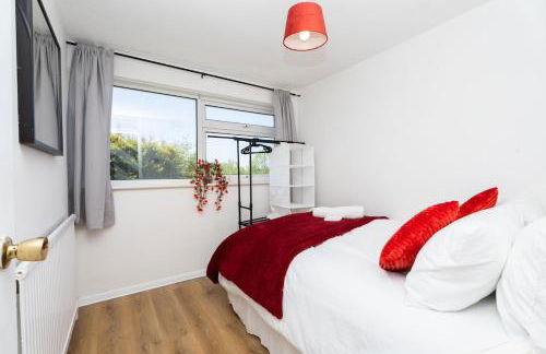 Homely Hornchurch - 5 Bed House - Foto 34