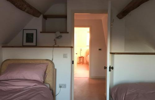 High Cogges Farm Holiday Cottages - Photo 42