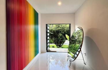 Lux Retreat with Pool Near Beach - Foto 52