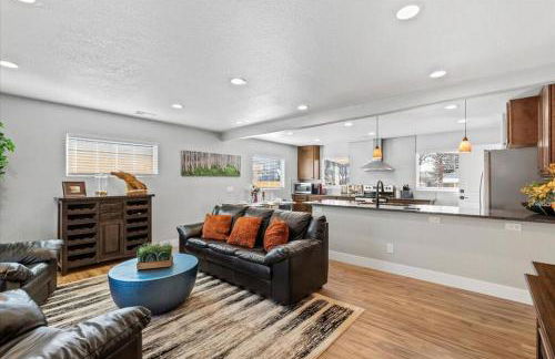 Whole House Relaxing Oasis by Fitzsimmons Campus - Photo 5