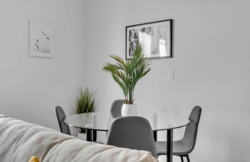 Beach Bliss Modern 3 Bed Oasis Mins from Shore - Foto 2