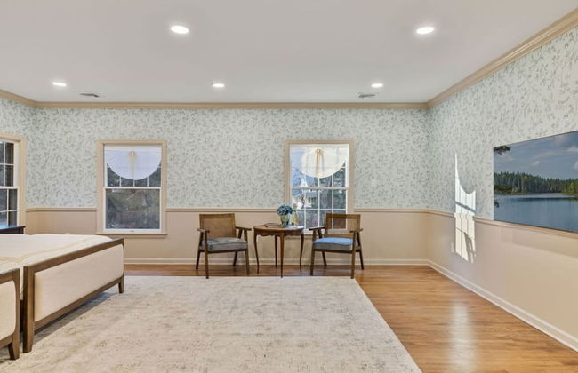 Elegant Spring Stay on Peaceful Retreat - Photo 74