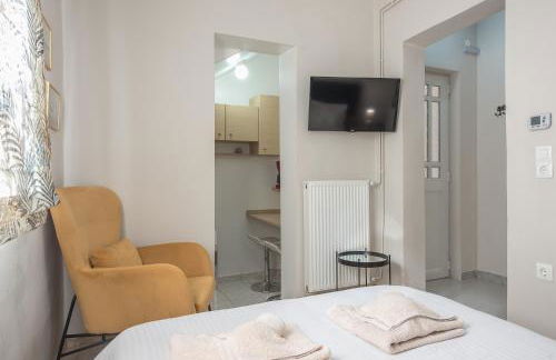 In the center of Messolonghi - Photo 3