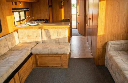 Spacious Muskie Houseboat - Sleeps 8 - Massive Upper Penthouse - Fast Wi-Fi HB10 - Foto 7