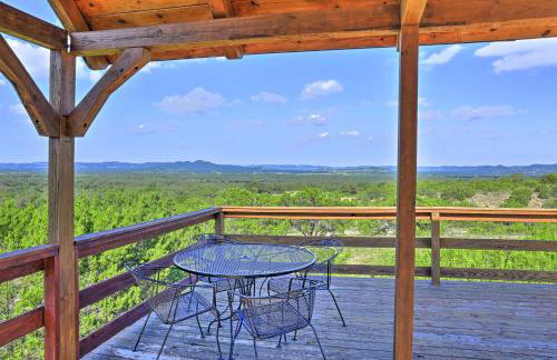 Spacious Utopia Family Home w/ Hill Country Views - Foto 28