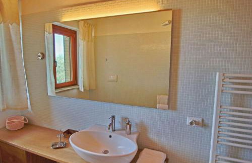 Cottage in Montelabbate with Pool & Forest - Foto 30