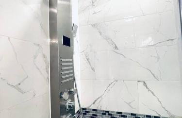 Downtown City Hall close by Kimmel Center Suite - Photo 16