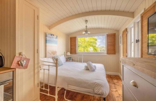 Relaxing Retreat - The Shepherds Hut - Hot Tub - By Tempstay - Foto 42