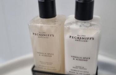 The Humsford Hideaway 2 bedroom home with driveway - Foto 8