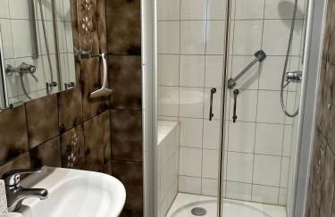 Apartment 19 - Photo 14