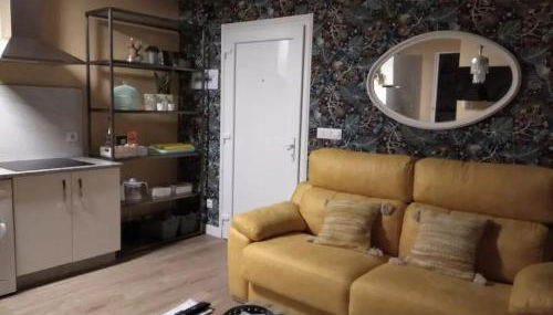 Charming House in Parada with Large Garden - Foto 5