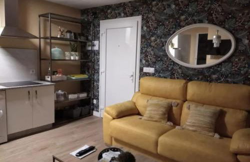 Charming House in Parada with Large Garden - Foto 5