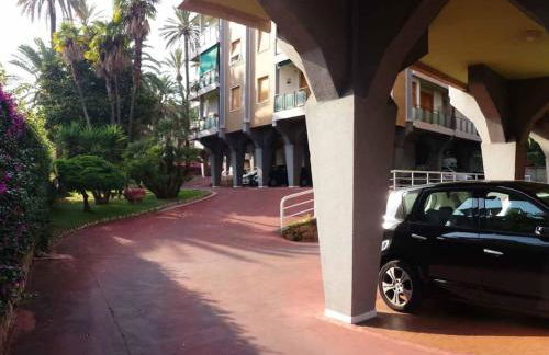 affascinante bilocale con piscina - Photo 10