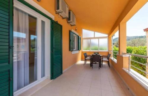 Sunny Holiday Home With Pool - Foto 6