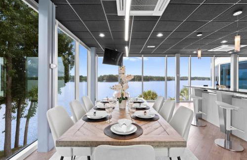 The Glass Mansion w/Optional Boat Rental - Foto 37