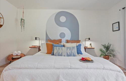 The YinYang - King Bed , Workspace , Full Kitchen - Foto 25