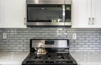 Adorable 2BR-2BA House with EV & Free Parking and Family Friendly in Los Angeles - Photo 18