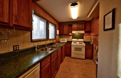 Secluded Cabin Close to the Shenandoah River in Shenandoah, Virginia - Photo 15