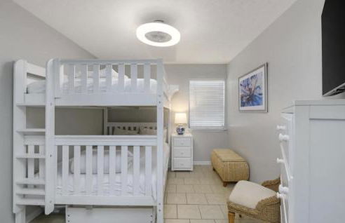 Susie Q's Beach Retreat by Sand Seeker Vacations - Photo 15