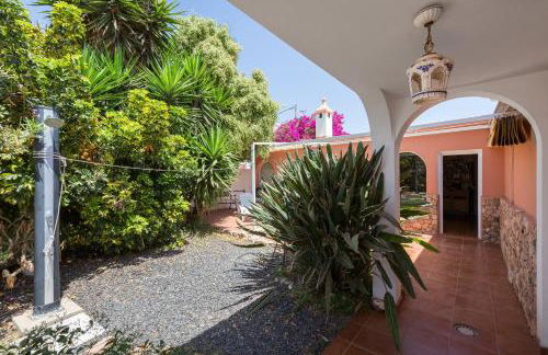 Home2Book Quiet Villa with Private Pool - Photo 24