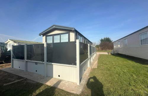 Serenity - Luxury Hot Tub, Sunnymede, Fantasy Island, Ramped Access, Parking, 2 dogs max - East Coast Holidays - Foto 45