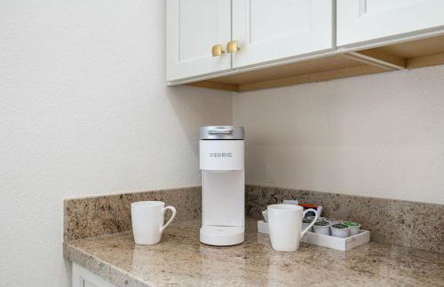 Desert Escape - Renovated, Steps from Pool - Foto 11