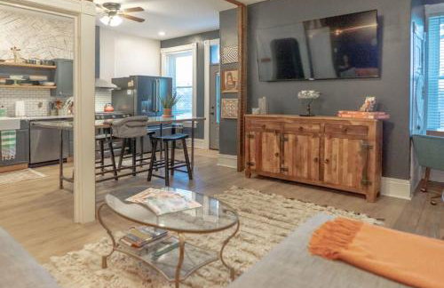 Stylish 4BR with Office Deck Gardens ABODEbucks - Foto 38