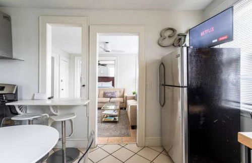 Revamped 3BR Apt with Easy Check-In Family-Friendly - Foto 28