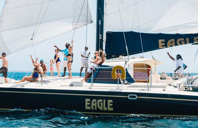 Festa de barco pelas ilhas de São Cristóvão e Nevis - Foto 1