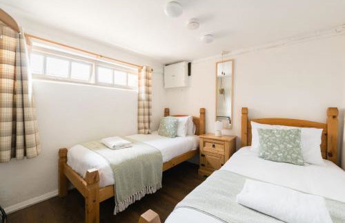 Cosy Cotswolds Cottage Farm Stay - Shepherds Rest - Photo 11