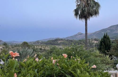 Mediterranean Escape with Garden - Foto 31