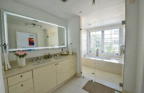 The Carlyle Oceanfront Luxe Condo Miami Beach - Foto 44