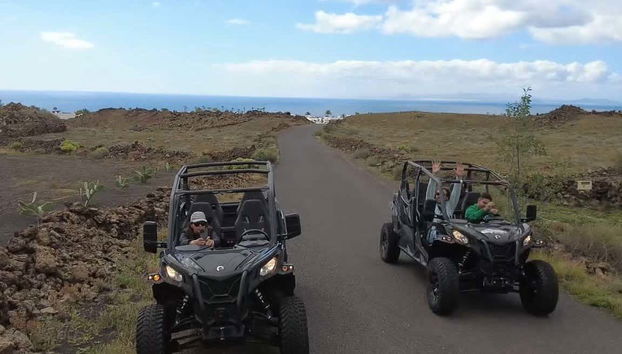 Los Volcanes Natural Park Buggy Tour - Foto 4