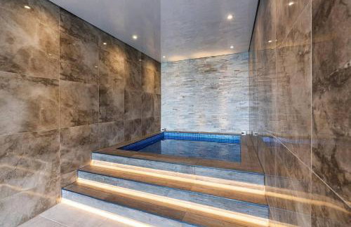 Lux Manor Sleeps 30 - Pool Sauna Hot Tub Cave - Foto 34