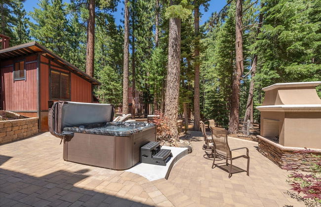 Central Clean Home with Hot Tub Near Ski - Photo 19