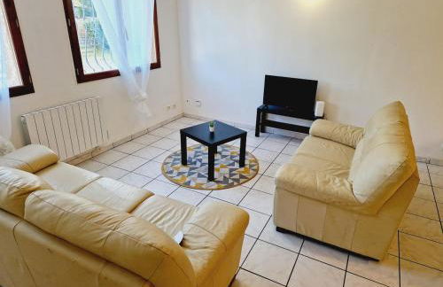 2 Bedrooms Private Parking Wifi TV - Foto 1