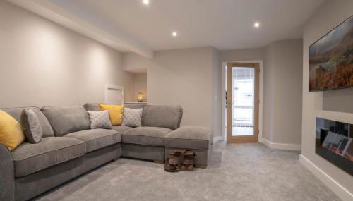 The Hideaway with Cosy Fireplace by LetMeStay - Foto 5