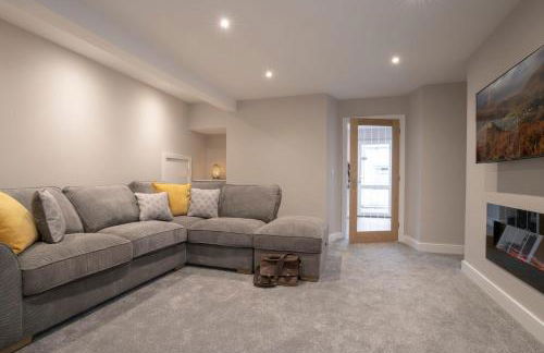 The Hideaway with Cosy Fireplace by LetMeStay - Foto 5