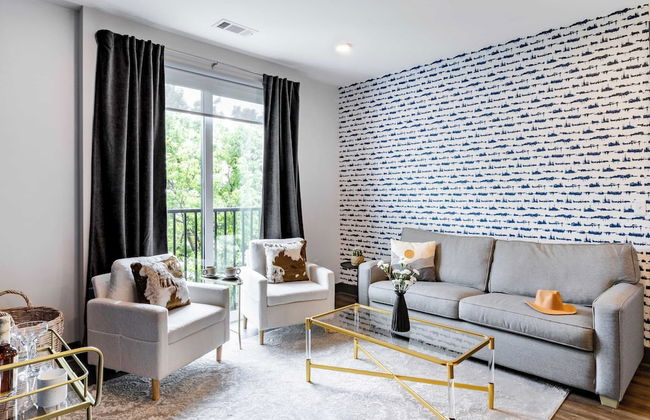 Lindsley by Avantstay Balcony + Modern Design A+ Downtown Location - Photo 7