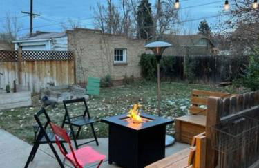 Charming 1920s Retreat Modern Kitchen 5 minutes to Dining and Med District - Foto 39