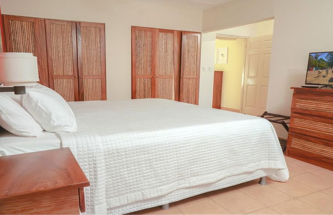 Big private home with pool in Surfside - a short walk from the beach - Photo 5