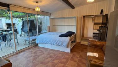 Studio with pool and quiet, non-shared garden, 1 lit double - Foto 1