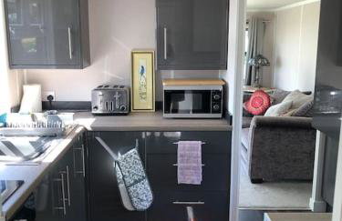 Couple’s Lodge With Hot Tub - Foto 38