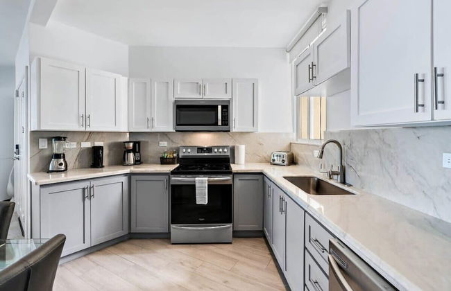 3-Bedroom, 2-Bath Beachfront Condo with Pool - Photo 11