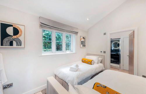 Greenwood House - Photo 16