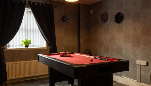 Getaway Accommodation with Pool Table and Jacuzzi! - Foto 2