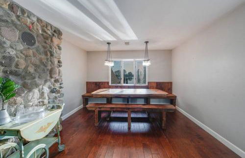 Secluded Waterfront A-Frame Cabin w/ Pvt Lake - Foto 28