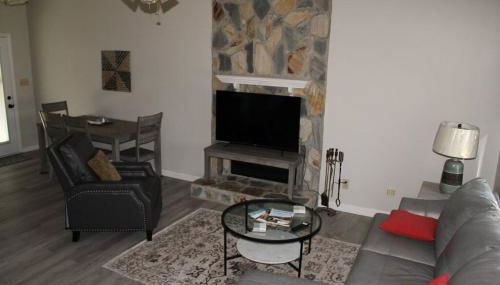 Cheerful 2-Bedroom, 2 bath with private parking - Foto 1