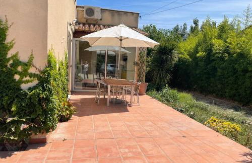 CHARMANT LOGEMENT AVEC PISCINE EN PROVENCE au premier étage d une villa - Foto 14
