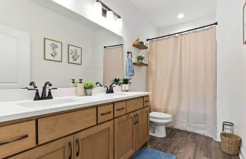 2BR Modern Southern Charm - Foto 11
